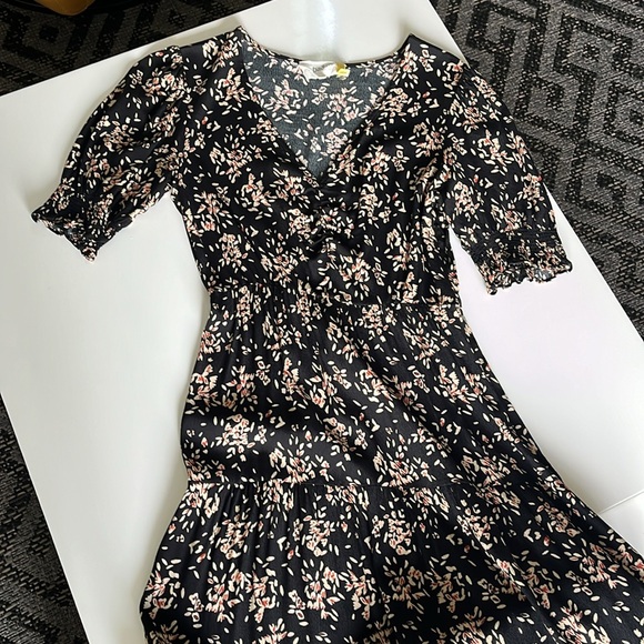 BA&SH very flattering Vika midi dress - Picture 5 of 11